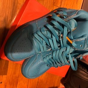2017
Air Jordan 1 Retro High OG G8RD 'Blue Lagoon